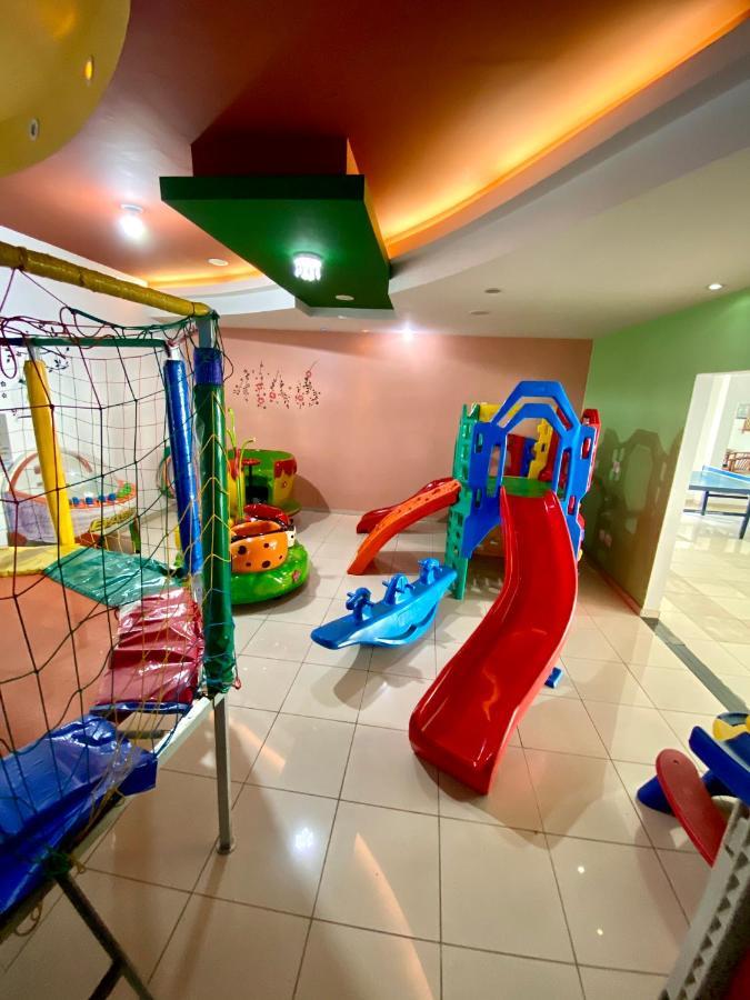 Constantino Hotel E Eventos Жуїз-ді-Фора Екстер'єр фото An indoor playground in a shopping mall