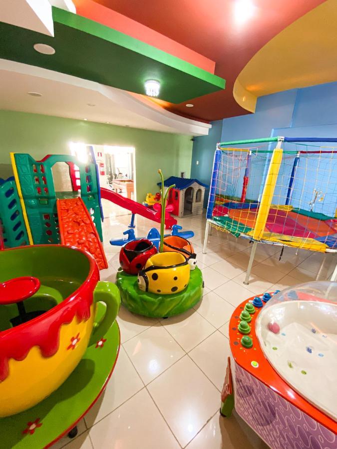 Constantino Hotel E Eventos Жуїз-ді-Фора Екстер'єр фото An indoor playground