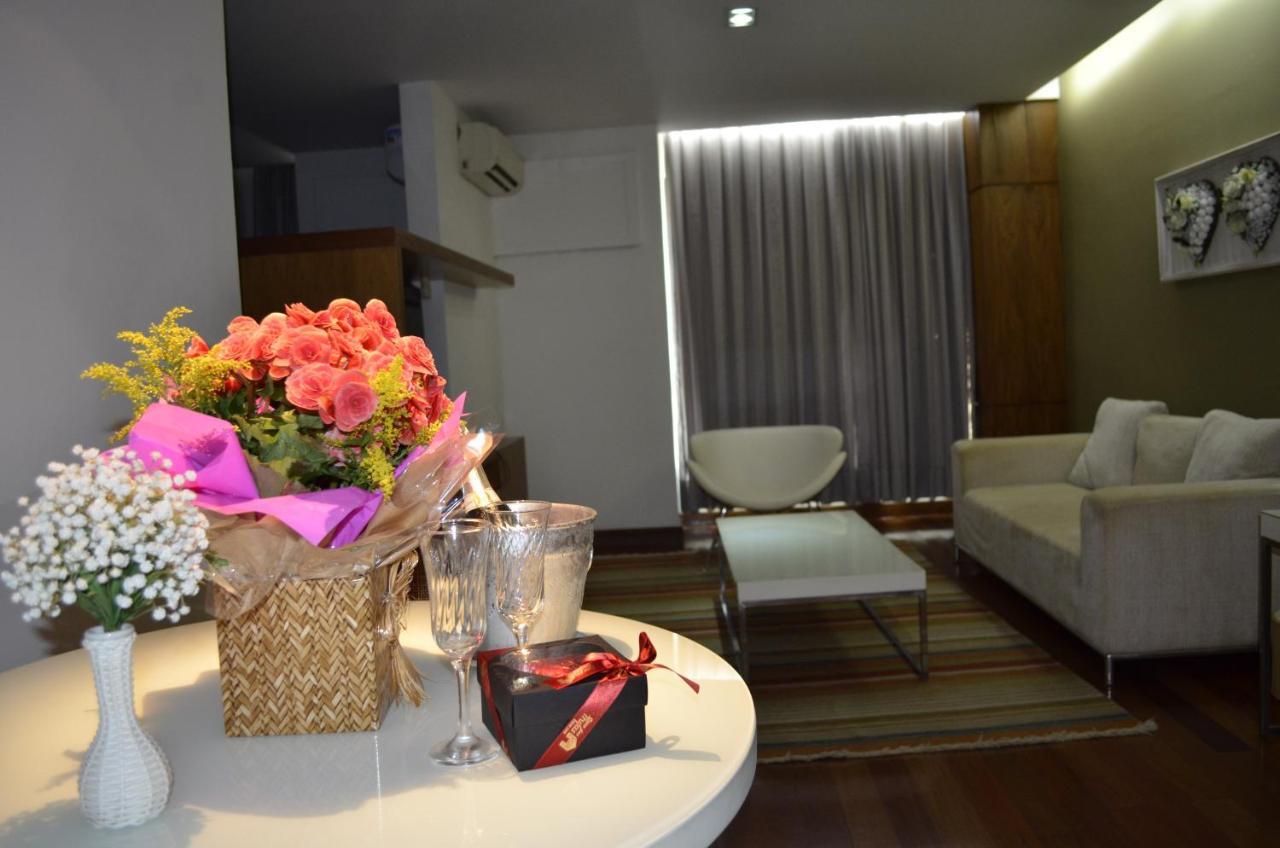 Constantino Hotel E Eventos Жуїз-ді-Фора Екстер'єр фото A living room in a condominium
