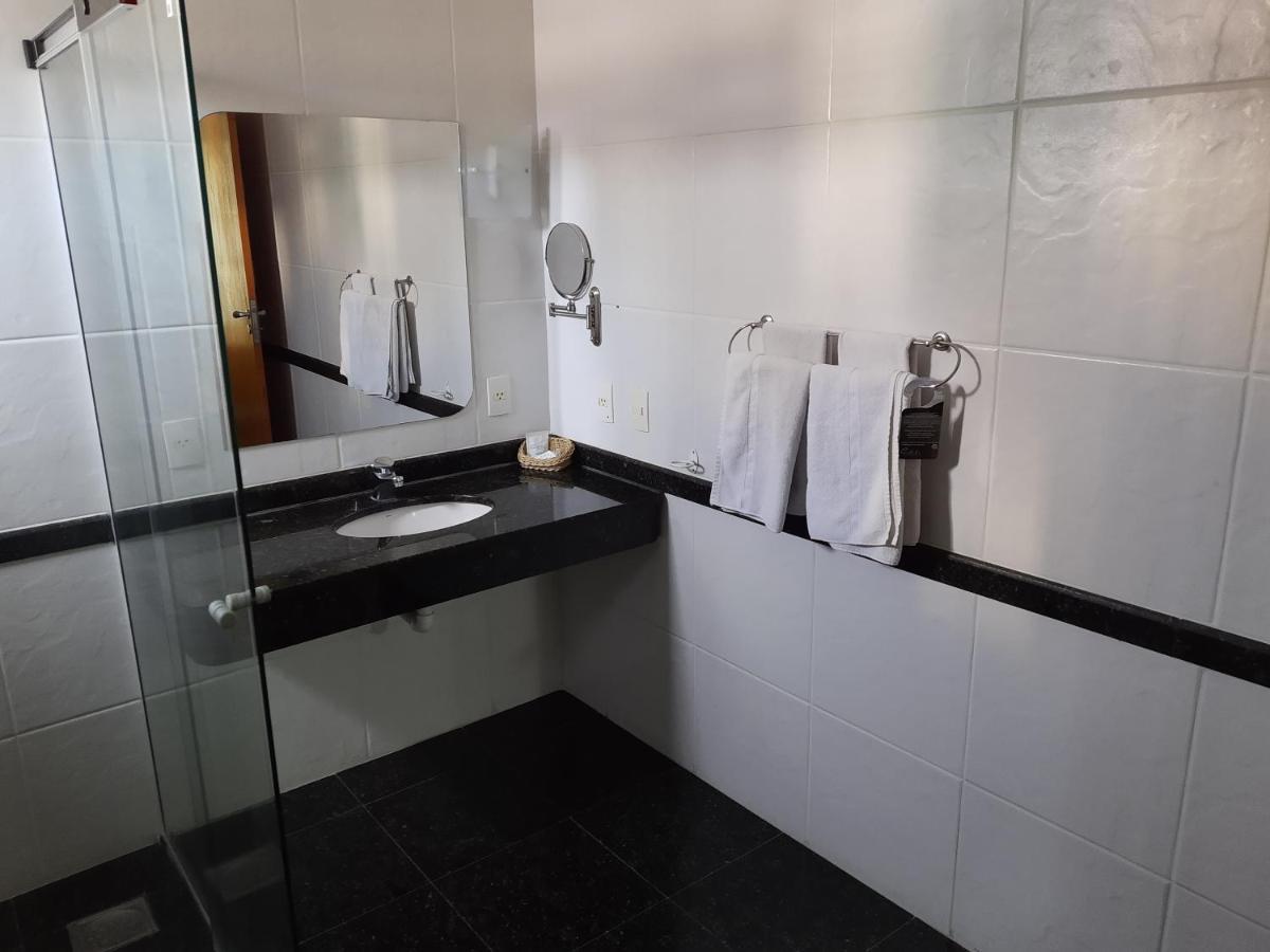 Constantino Hotel E Eventos Жуїз-ді-Фора Екстер'єр фото Bathroom