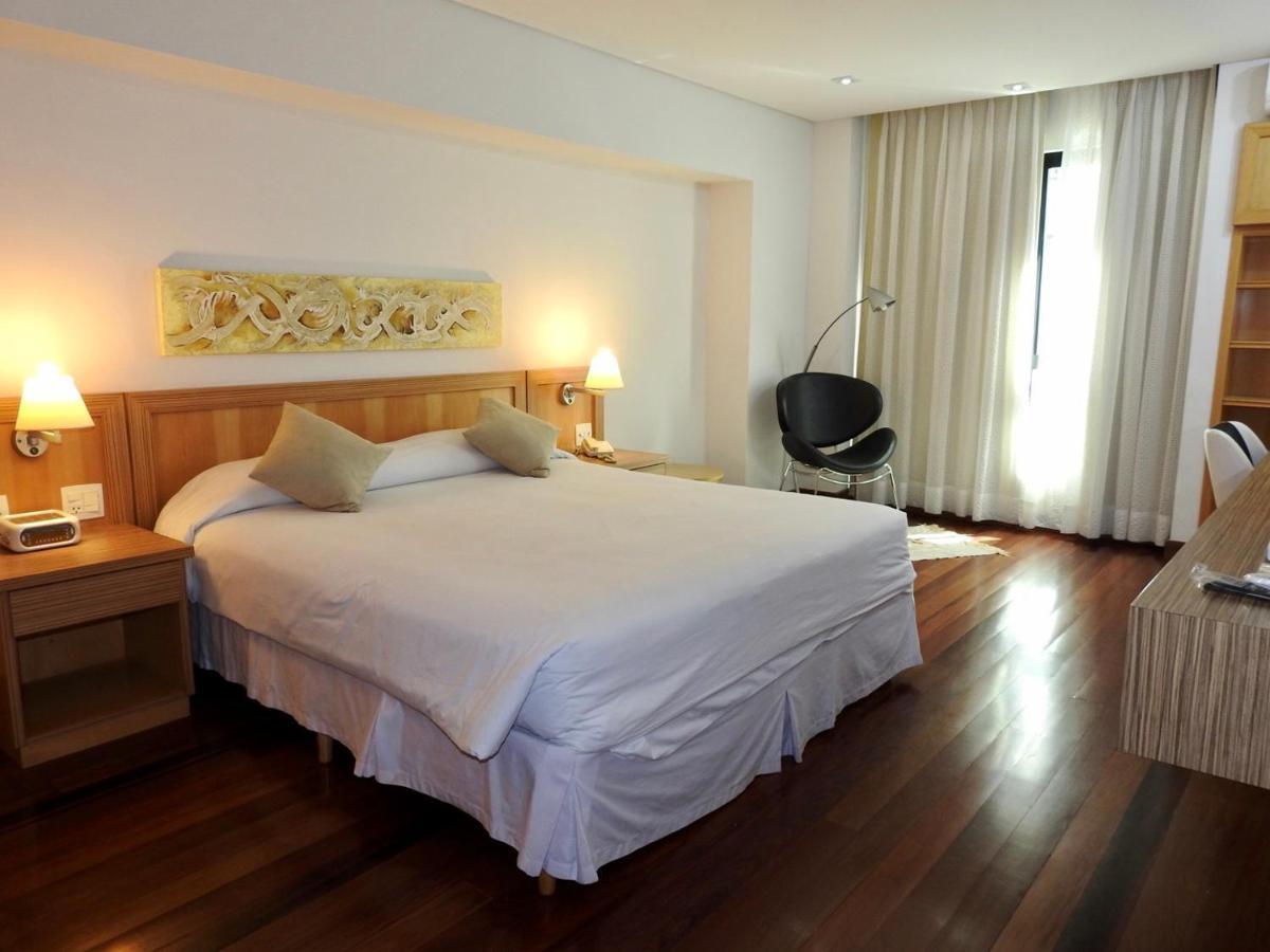Constantino Hotel E Eventos Жуїз-ді-Фора Екстер'єр фото A bedroom at the hotel