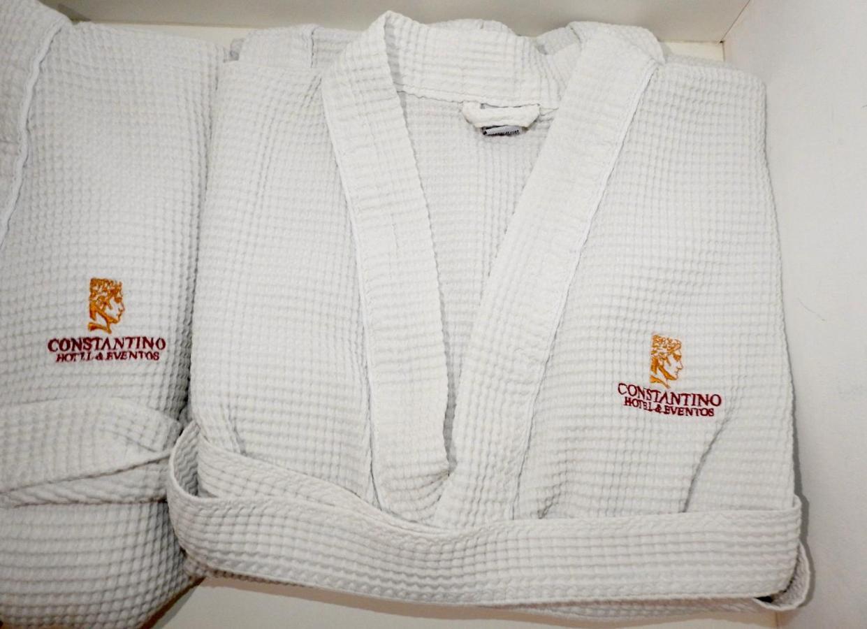 Constantino Hotel E Eventos Жуїз-ді-Фора Екстер'єр фото A waffle bathrobe
