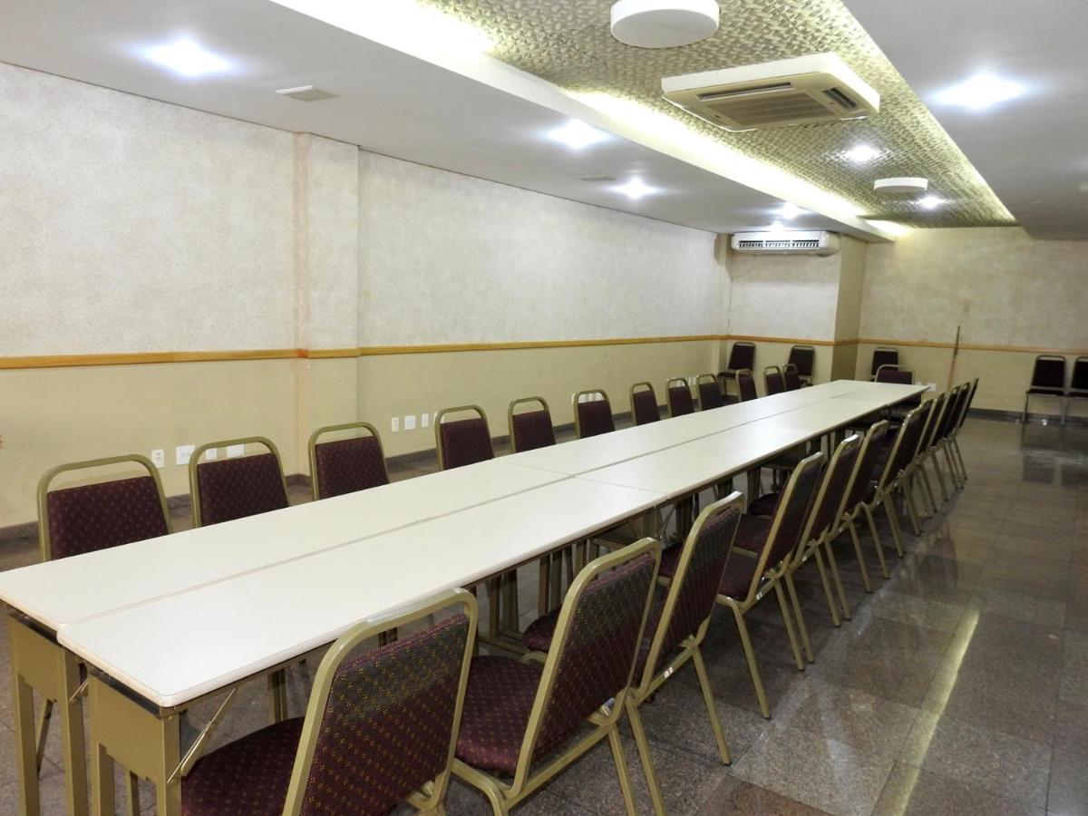 Constantino Hotel E Eventos Жуїз-ді-Фора Екстер'єр фото The library