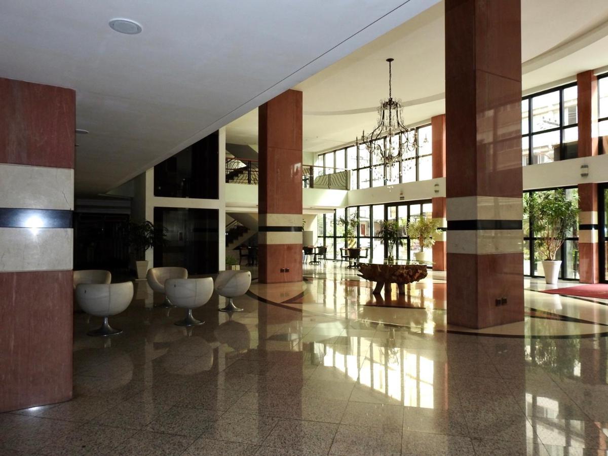 Constantino Hotel E Eventos Жуїз-ді-Фора Екстер'єр фото Lobby of the hotel