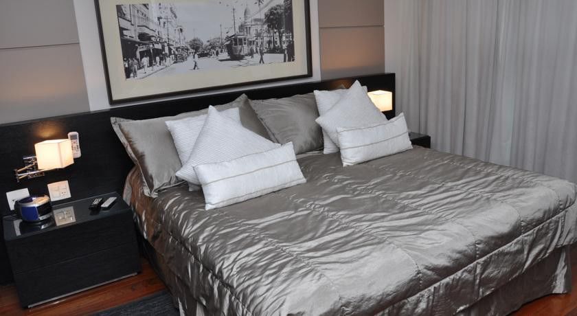 Constantino Hotel E Eventos Жуїз-ді-Фора Екстер'єр фото A bed with a duvet
