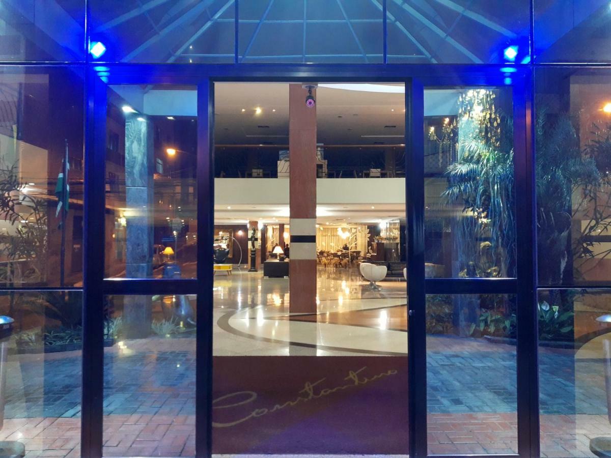 Constantino Hotel E Eventos Жуїз-ді-Фора Екстер'єр фото Entrance to the lobby
